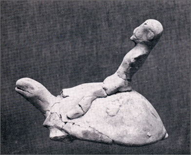 a cavallo di una tartaruga, V sec. a.C.